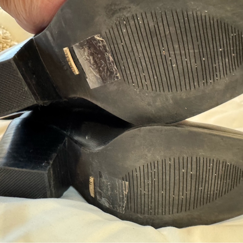 Elegant Black Heeled Boots